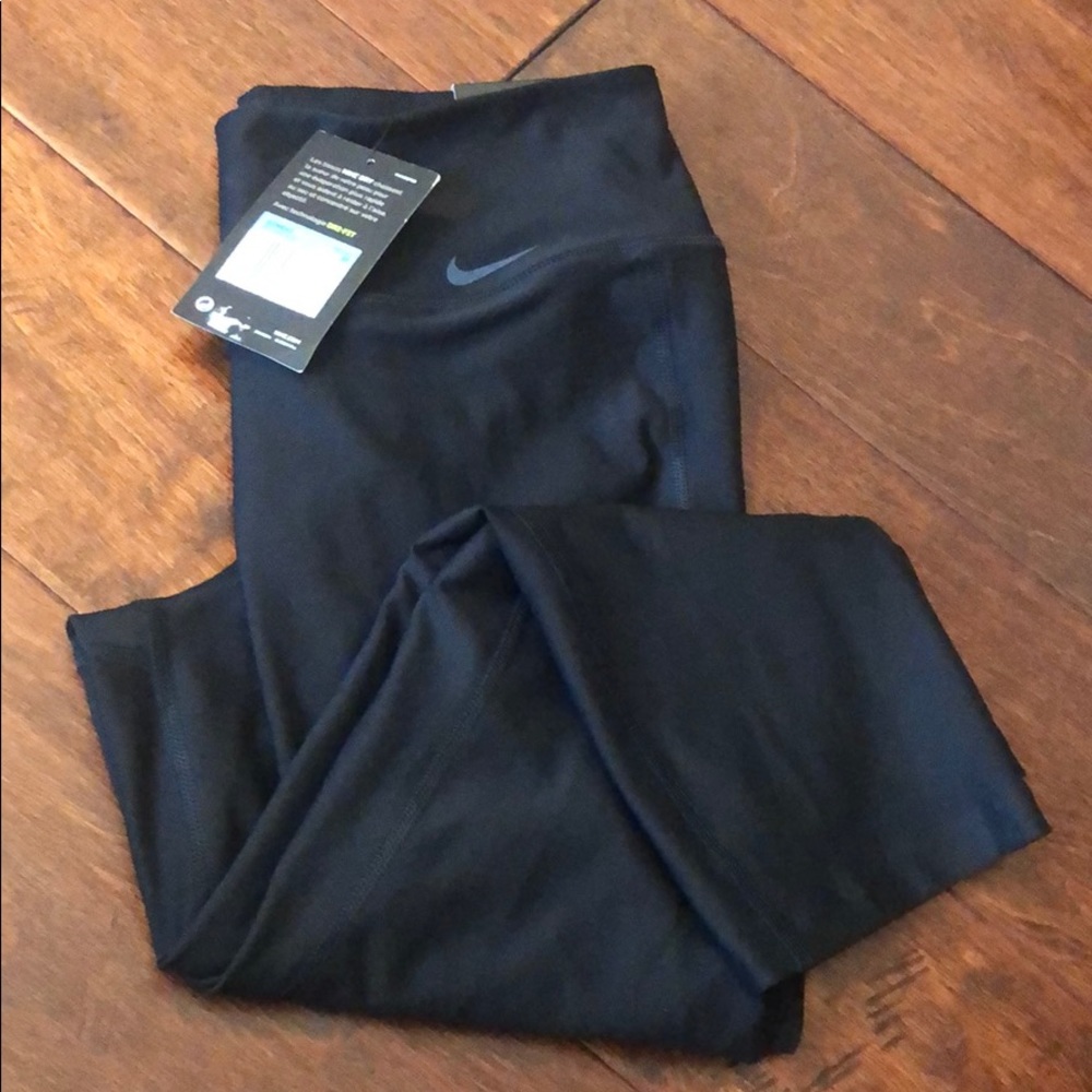 NWT Nike Capris